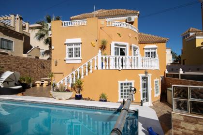 4 Bed 3 Bath Detached Villa with Pool & Basement in El Galan San Miguel de Salinas near Villamartin Villamartin